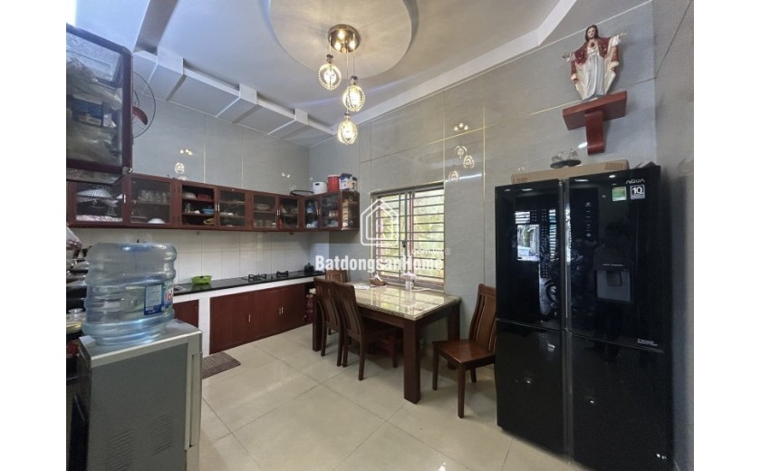 Bán nhà 3 tầng 50m2 đường Số 6, Linh Xuân, Thủ Đức, TP HCM. Giá 4,95 tỷ, sổ hồng chính chủ.